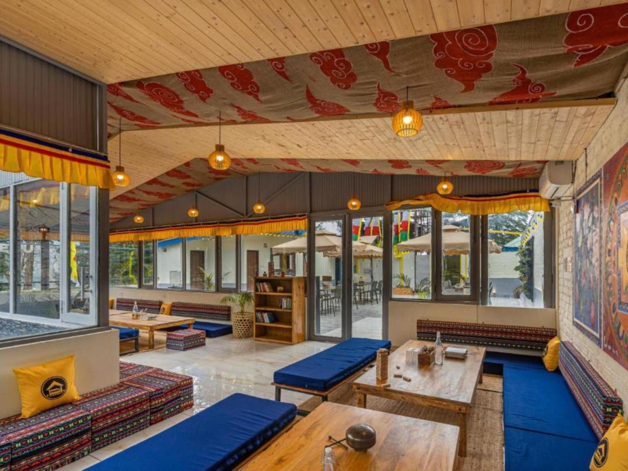 The Hosteller Mcleodganj, Mall Road マクロード・ガンジ エクステリア 写真