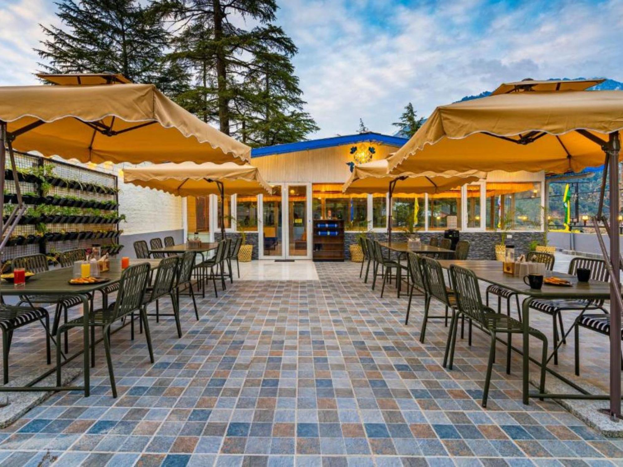 The Hosteller Mcleodganj, Mall Road マクロード・ガンジ エクステリア 写真
